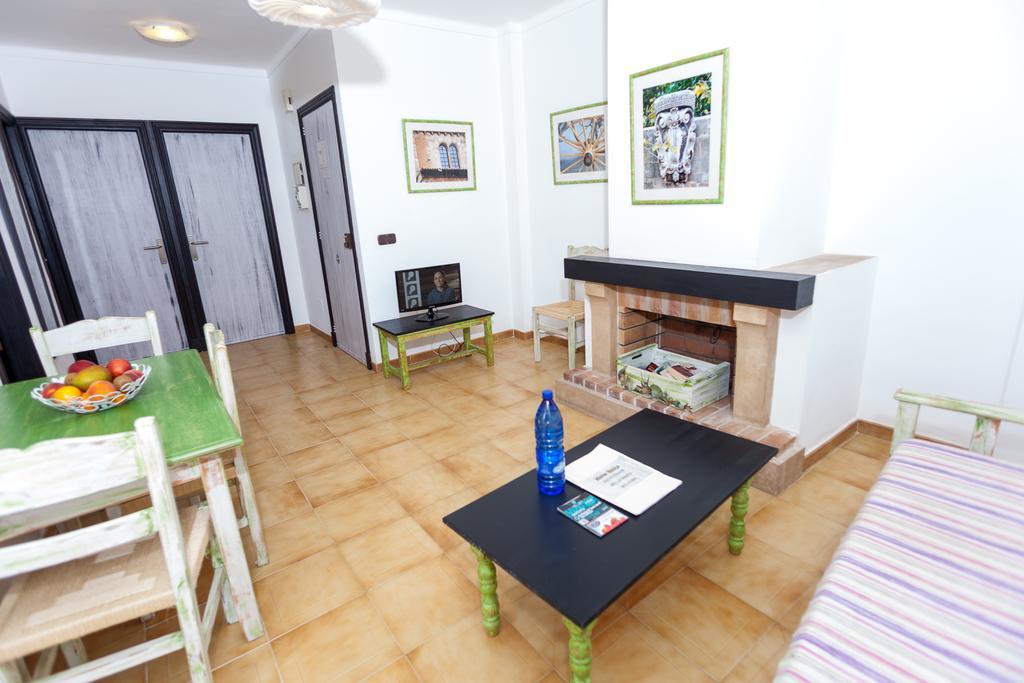 Apartamentos Ibiza Колонья Сант Джордин Номер фото